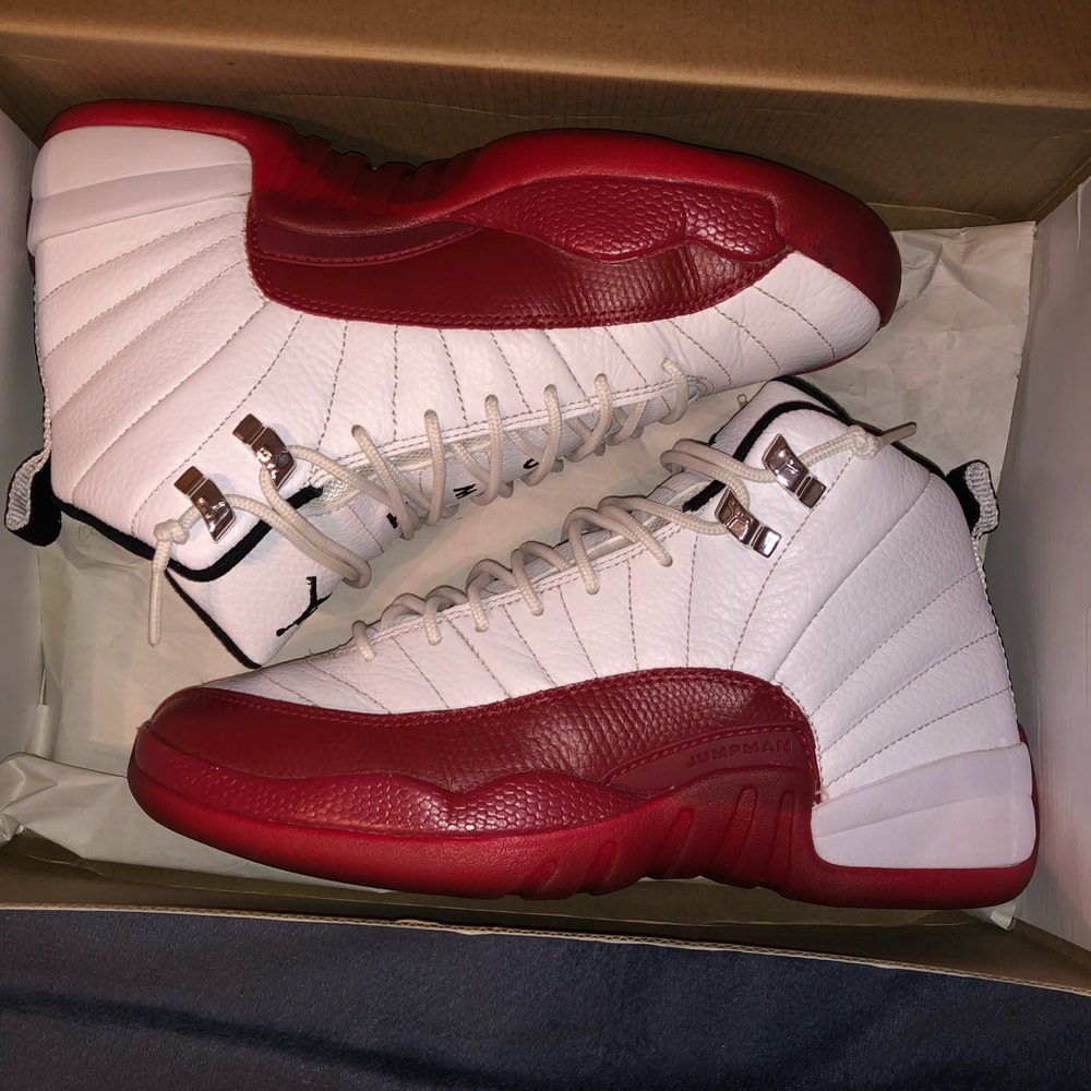 Jordan 12 Cherry 2009 6.5y